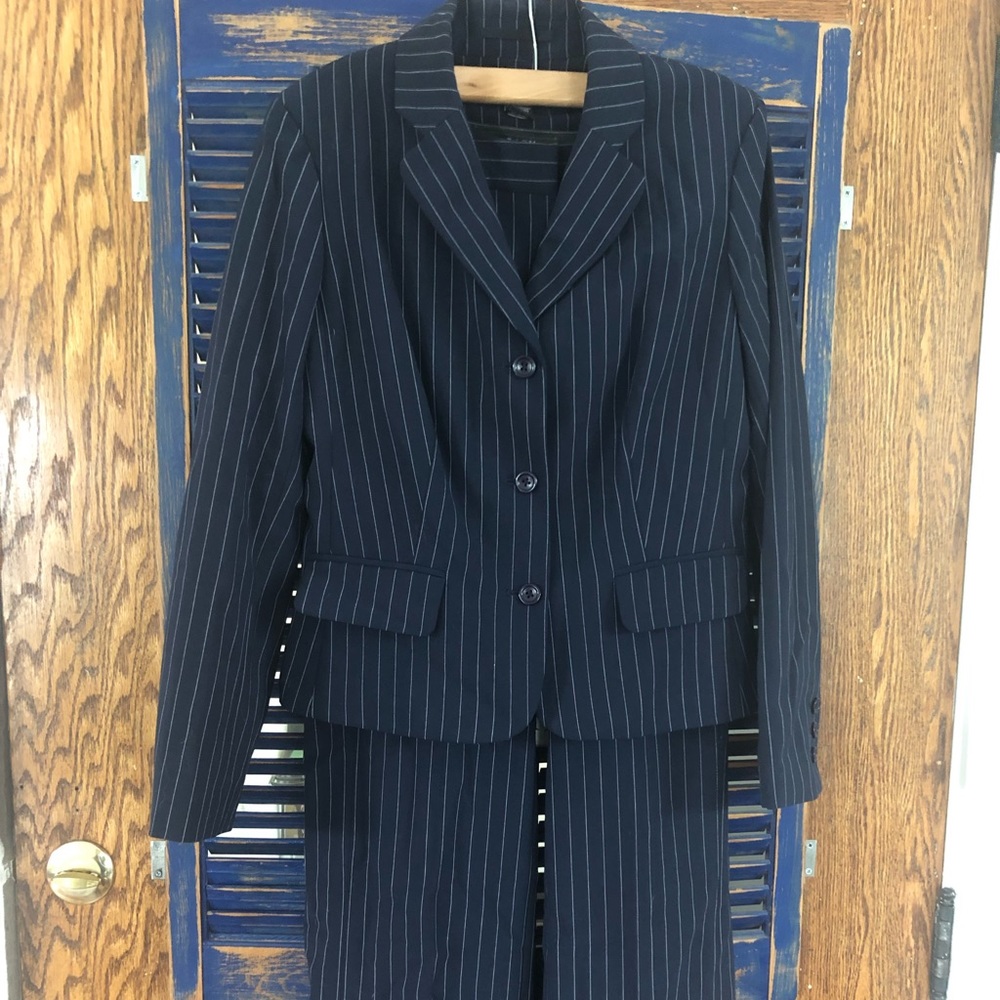 Women’s business suit